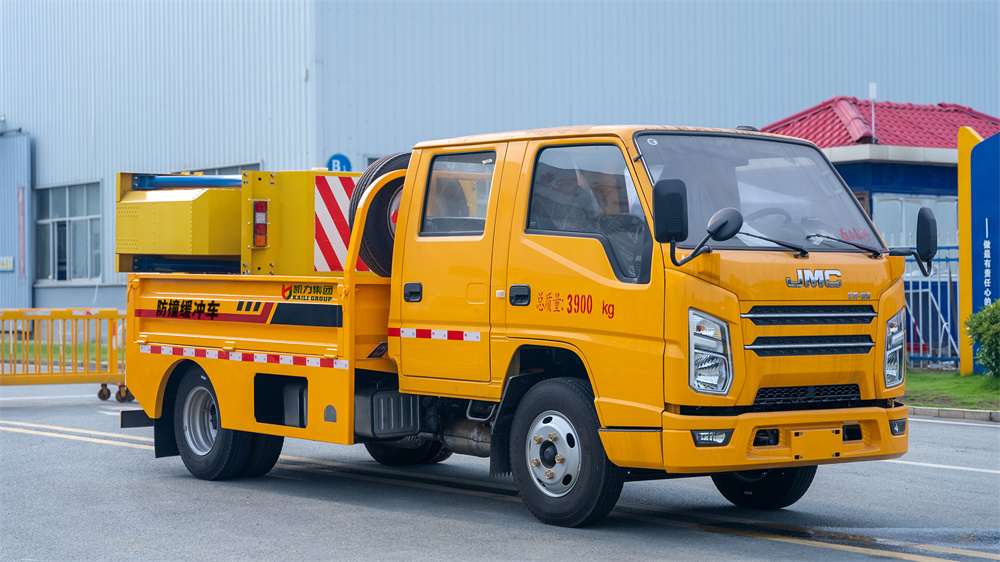 70K防撞灑水車-江鈴70K二級(jí)反轉(zhuǎn)防撞緩沖車廠家價(jià)格